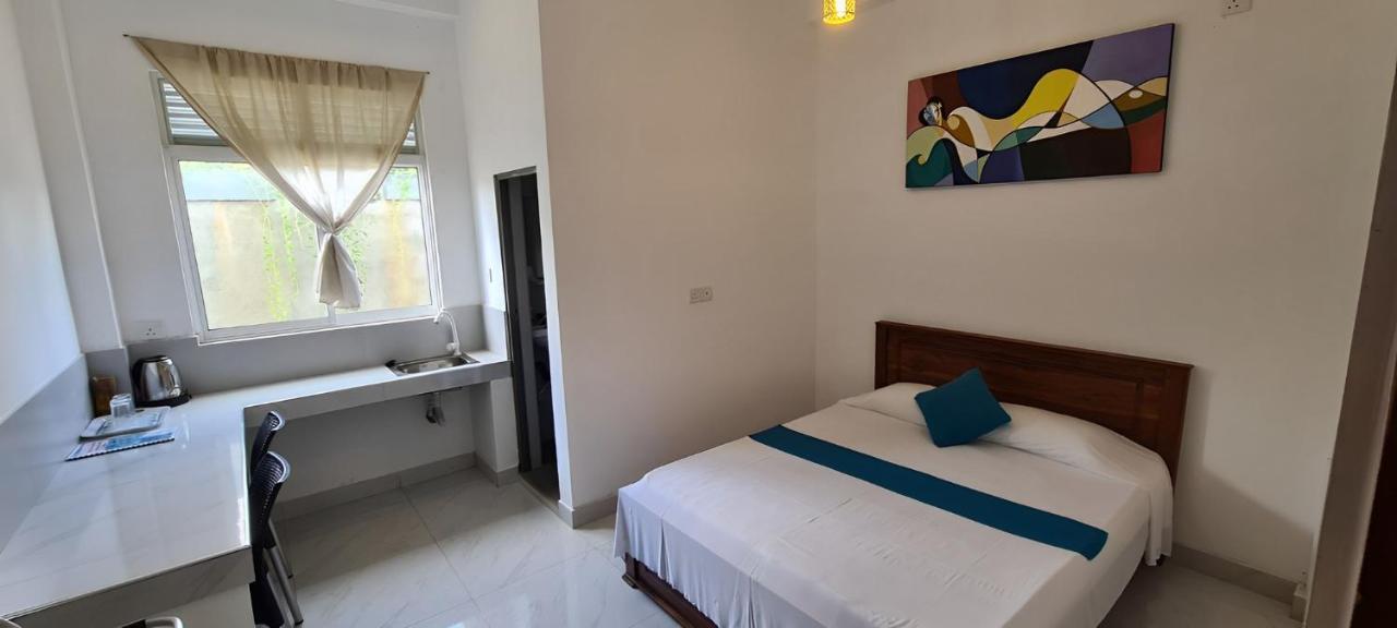 Ceylon Lodge - Airport Transit Hostel ネゴンボ エクステリア 写真